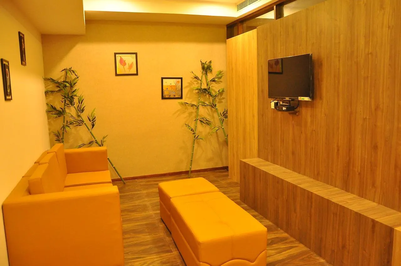 Hotel Lemurian Heritage  Thekkady